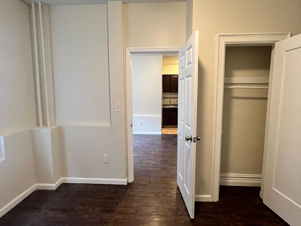 2nd image of 969 Summit Ave APT 23A