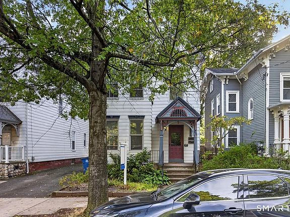 2nd image of 28 Edwards St #2