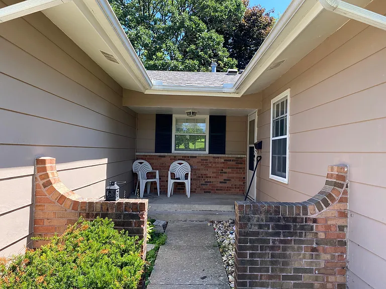 1118 N Cumberland Cir — Photo 3