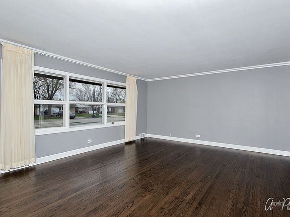 3rd image of 2101 Westchester Blvd