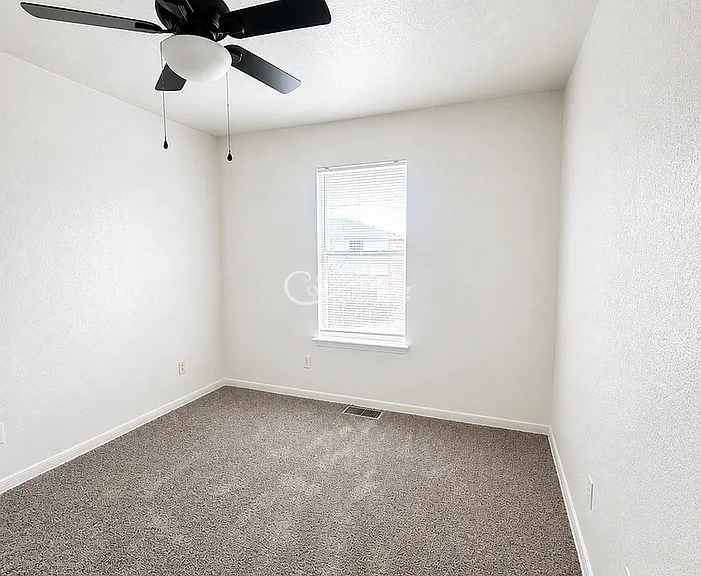 2806 Leroy Cir #B — Photo 9