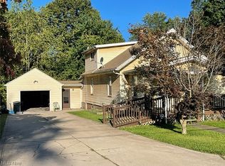 1239 Lodge Ave NE, East Canton, OH 44730