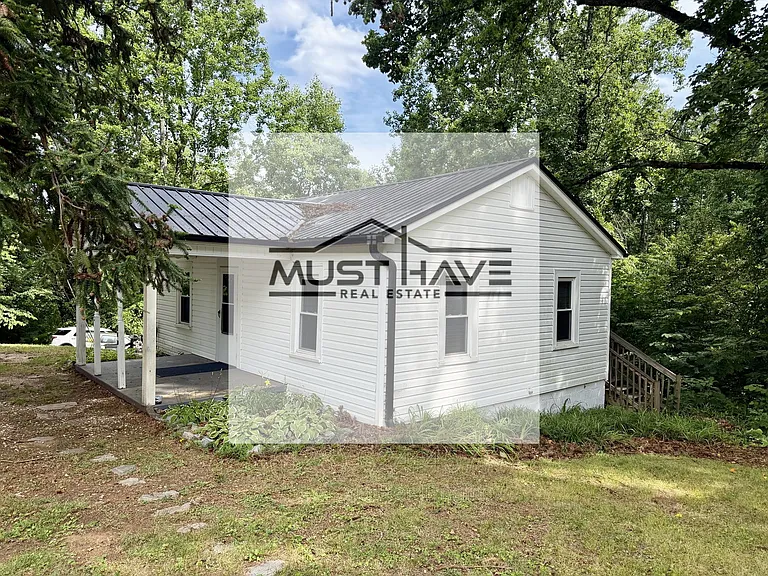 515 Ridgeway Pl SW — Photo 2