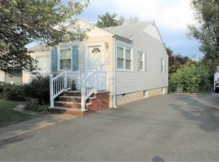 27 Kenter Pl, Clifton, NJ 07012