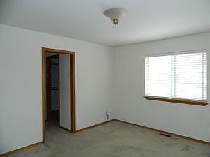 4th image of 750 E Cloverleaf Dr
