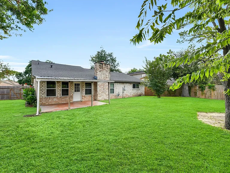 11110 Sagecountry Dr — Photo 30