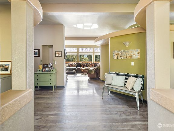 3rd image of 40118 41st Avenue Ct E