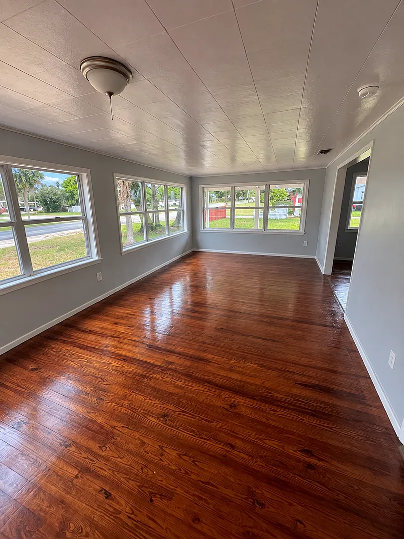 Charming 2BR/1BA Zephyrhills Home with Deck & Fenced Backyard — Photo 4