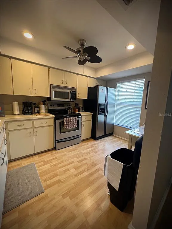 2 bed, 2.0 bath, 1060 sqft, $3,800 — Photo 3
