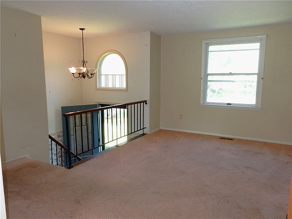 4th image of 34 Spicewood Ln