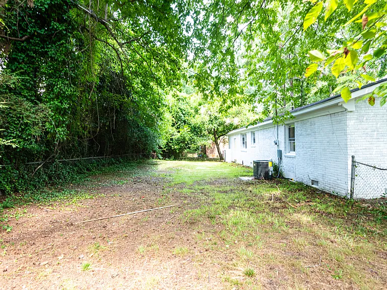 27 Bethune Ct — Photo 4