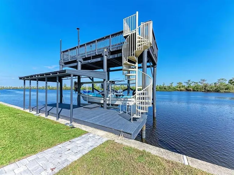 9675 SW Anchor Dr — Photo 47