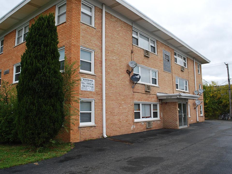 1st image of 10737 S Lloyd Dr APT 4