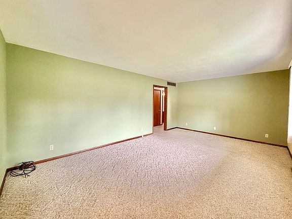 2nd image of 2222 N Lexington Dr