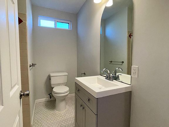 5th image of 2860 S Holt Ave #2860