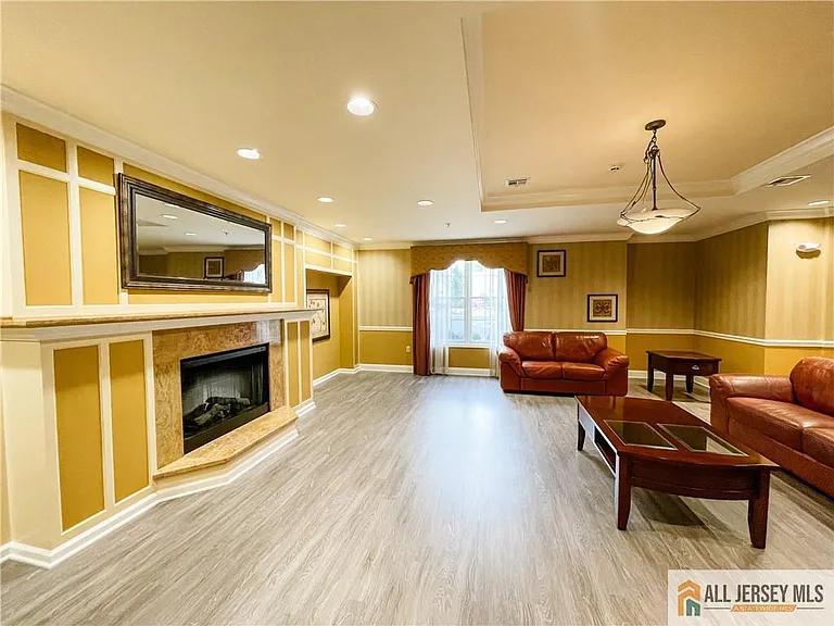 105 Regency Pl — Photo 26