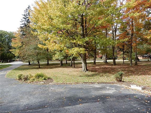 2nd image of 2885 Cricket Ln