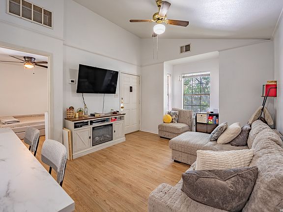 3rd image of 4803 HAMILTON WOLFE #310