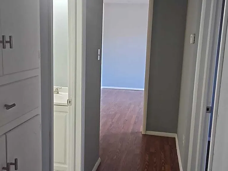 5701 NW Chestnut Ln — Photo 4