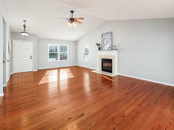 2nd image of 1033 Brittany Dr