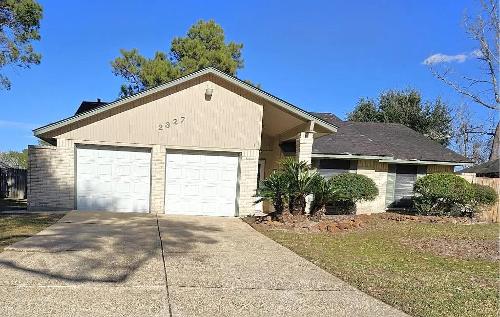2327 Shadbury Ct. — Photo 1