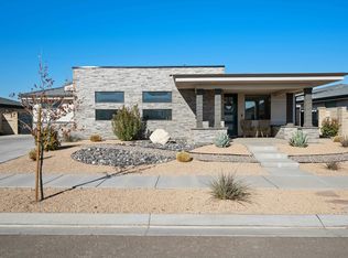 748 W Rust Bluff Dr, Saint George, UT 84790