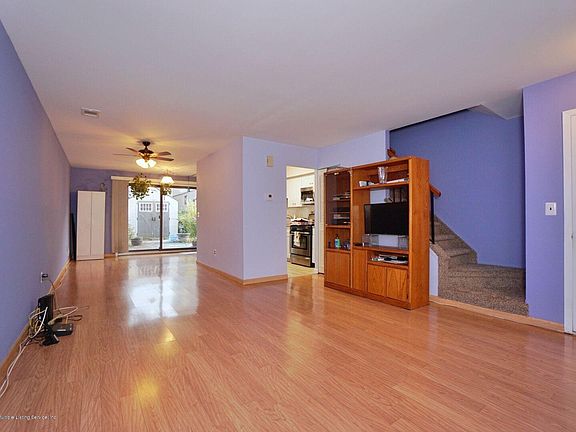 5th image of 10 Wirt Ave
