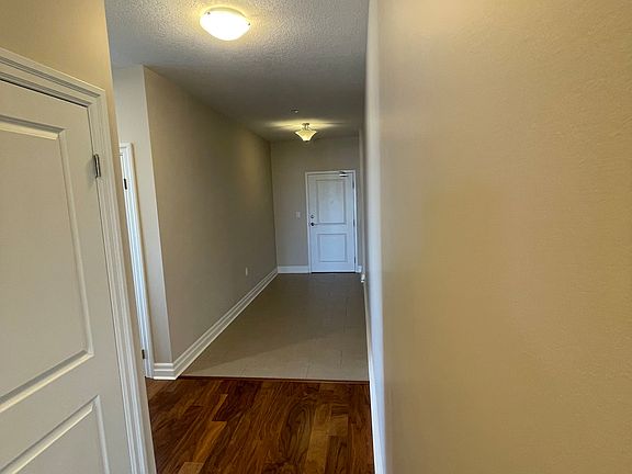4th image of 150 Wellington St E #612