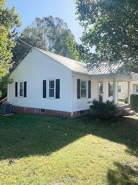 1st image of 210 Carson Rd