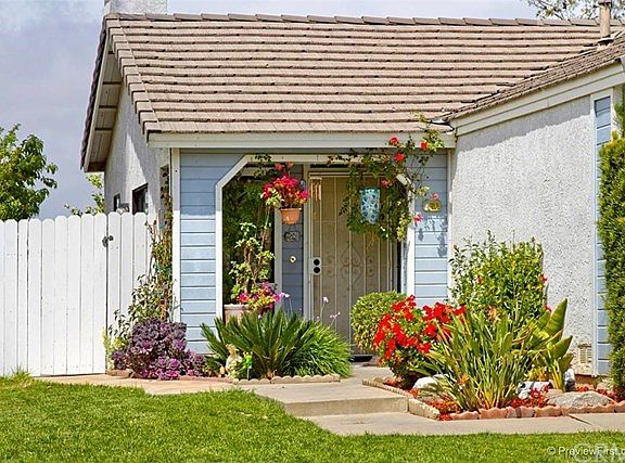 3rd image of 27698 Moonridge Dr