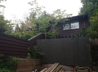 1736 32nd Ave, Seattle, WA 98122