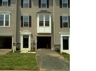 20 White Rose Ln, Easton, PA 18045