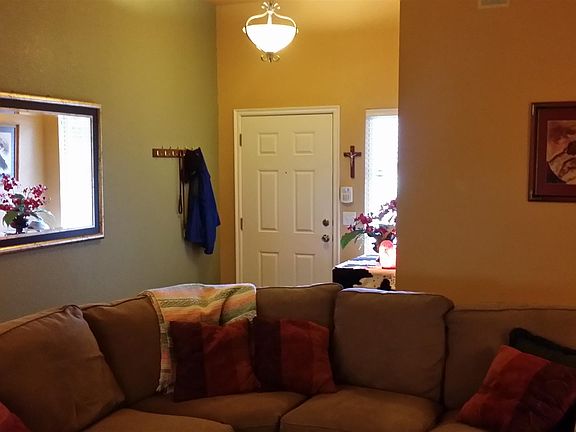 4th image of 1009 Meadowlake Dr