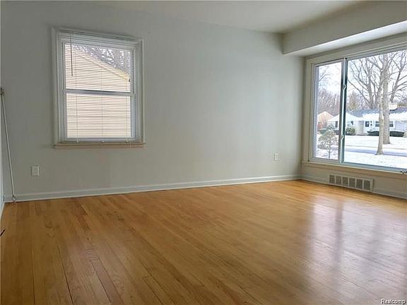 2nd image of 27675 Shagbark Dr