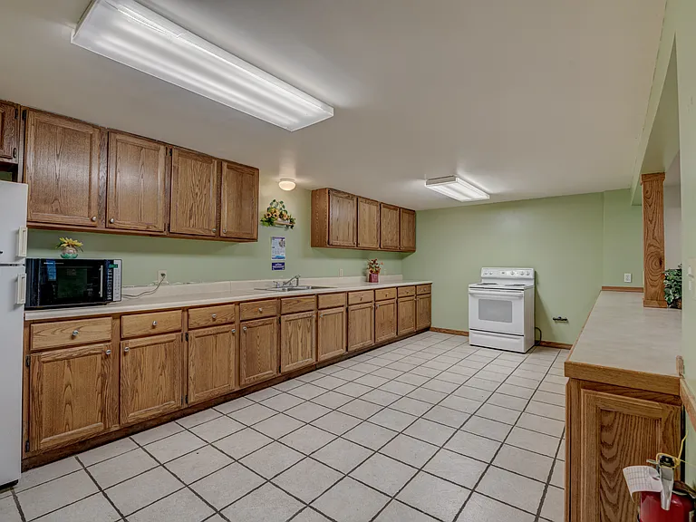 Hickory Hills Village — Photo 10