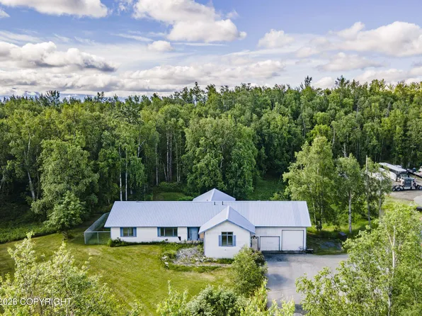 5747 N Cunningham Rd, Palmer, AK 99645