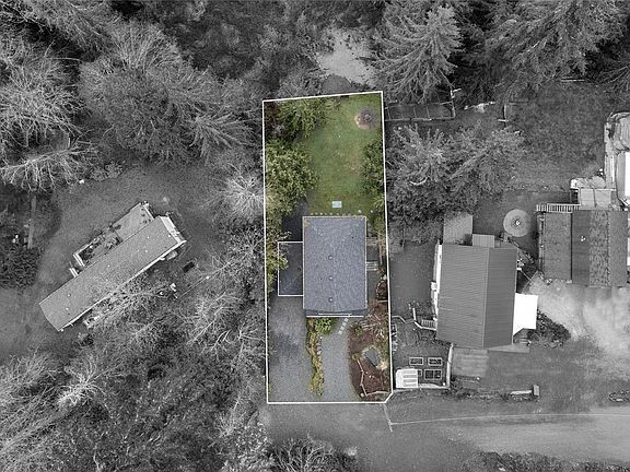 2nd image of 2071 Mable Rd
