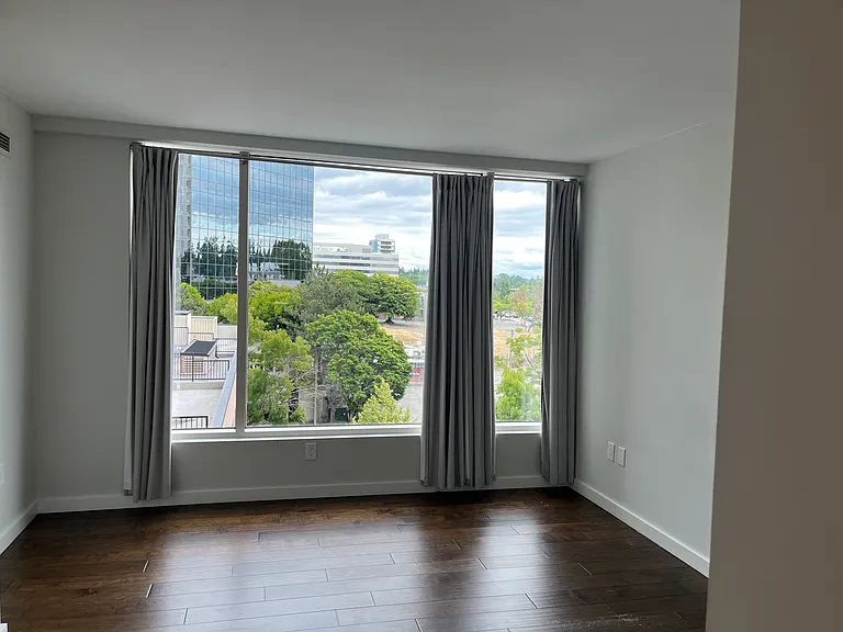 177 107th Ave NE #810 — Photo 1