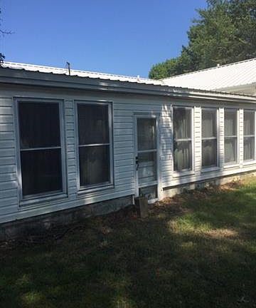 3rd image of 1002 SE 11th St