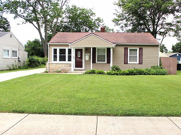 2nd image of 823 Northwood Dr