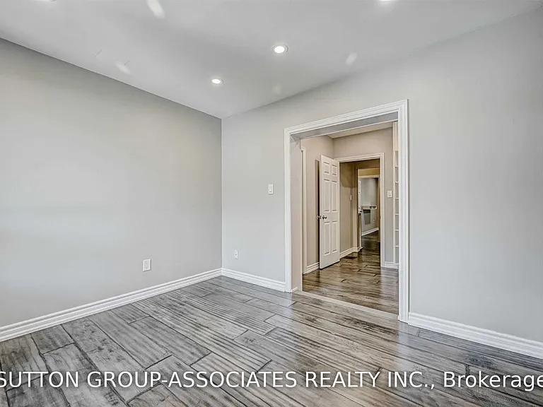 739 Manning Ave — Photo 21