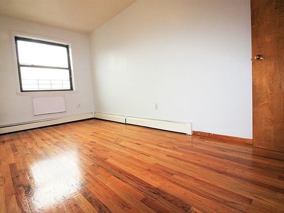 3rd image of 343 20th St APT 3