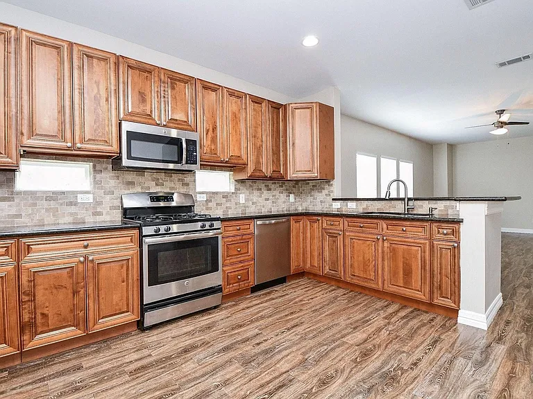927 Grand Junction Dr — Photo 27