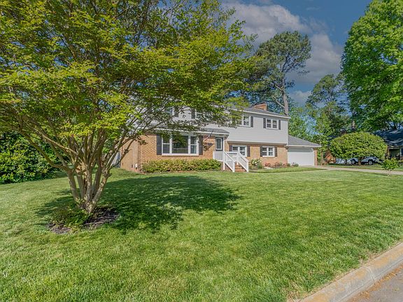 3rd image of 4601 W Ferry Plantation Cir
