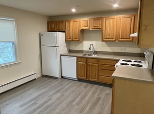 18 Pleasant St APT 1, Mansfield, MA 02048