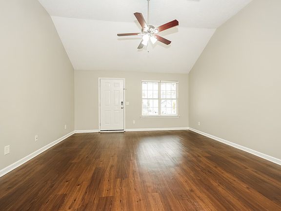 4th image of 925 Sky Valley Trl