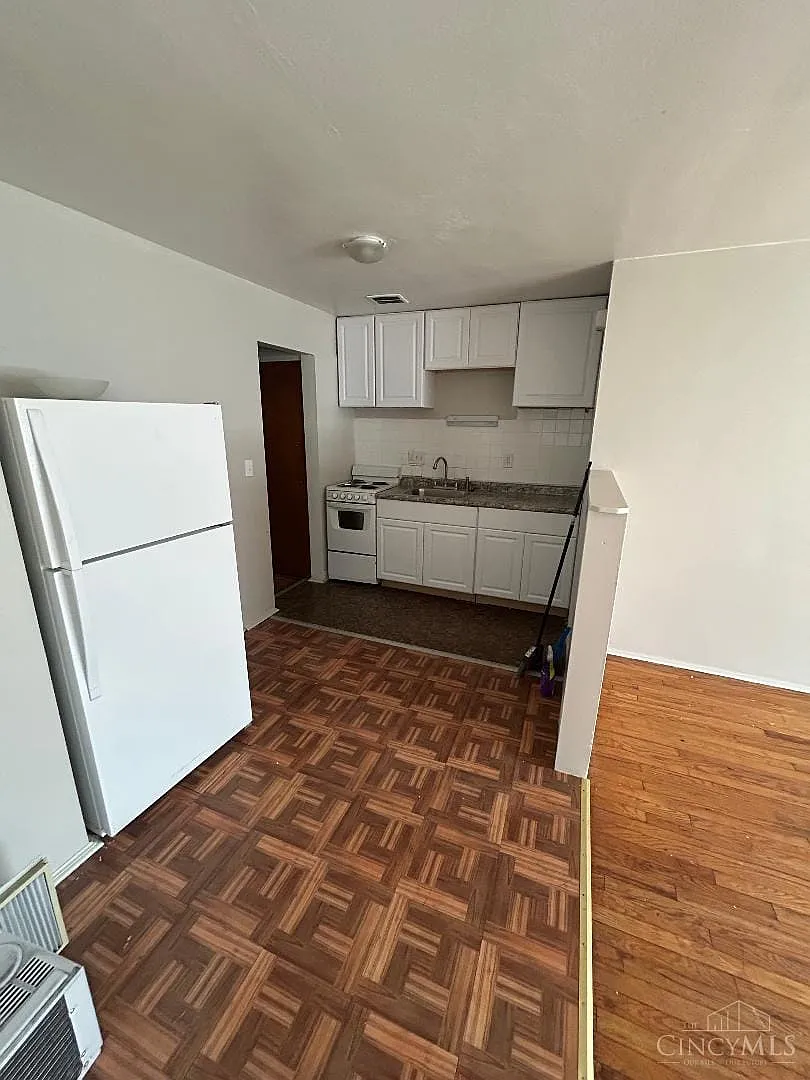 1 bed, 1.0 bath, $825 — Photo 4