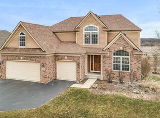 1161 Dorr Dr, Sugar Grove, IL 60554