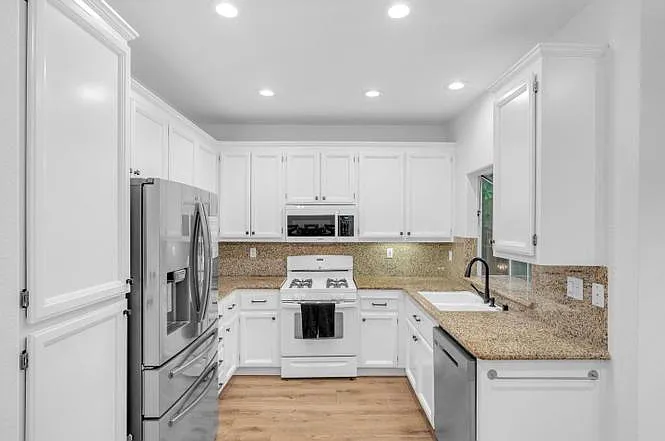 437 Calle Cerro — Photo 11