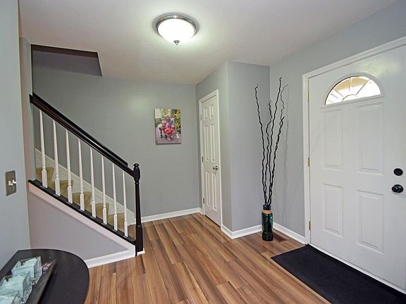 2nd image of 9645 Swan Pl